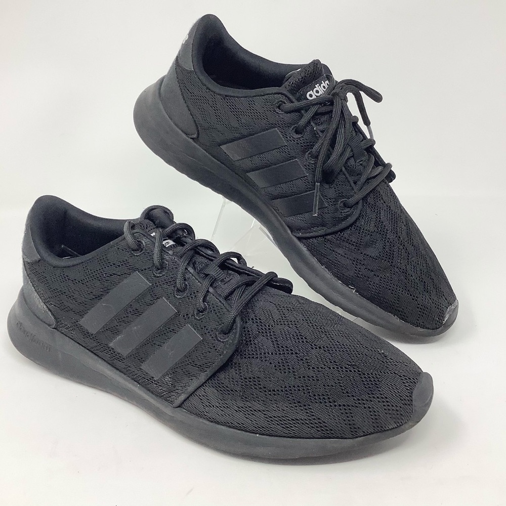 Adidas  Cloudfoam Women Athletic shoes Size.7.5